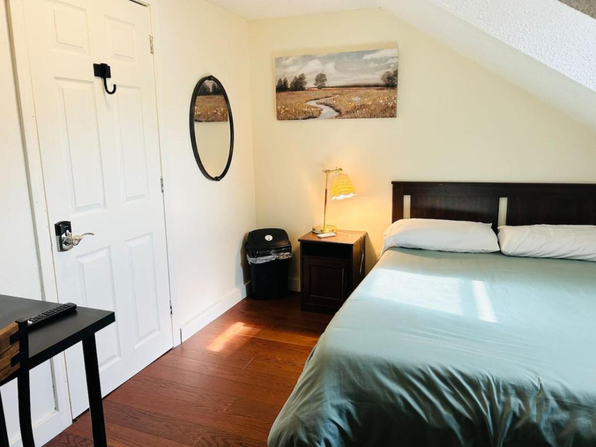 Nice Room Near Whole Foods, Brown University With Shared Bathroom And Kitchen Providence Exterior photo