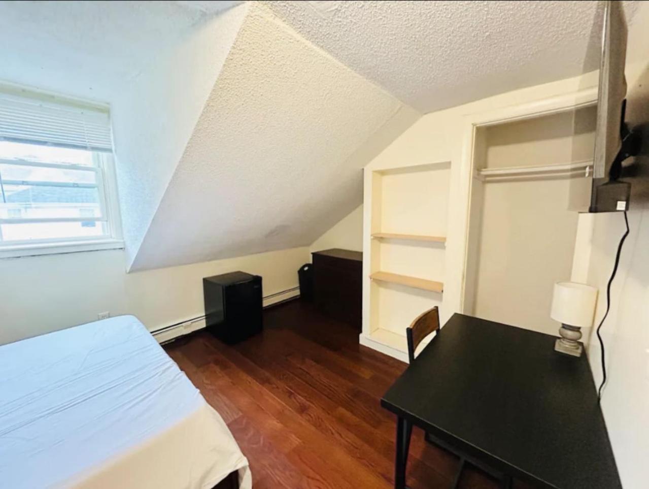 Nice Room Near Whole Foods, Brown University With Shared Bathroom And Kitchen Providence Exterior photo